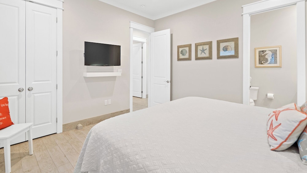 House, Multiple Beds, Pool Access, Ocean View (Seasational)