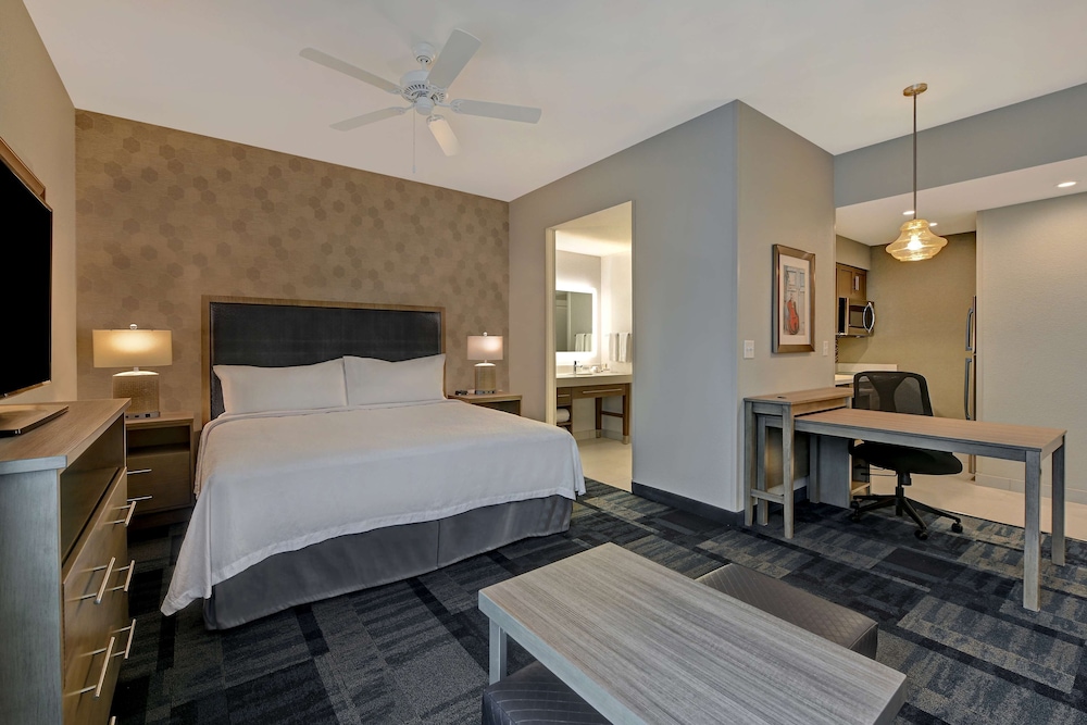 Studio, 1 King Bed, Accessible, Non Smoking (Hearing) - Photo 1