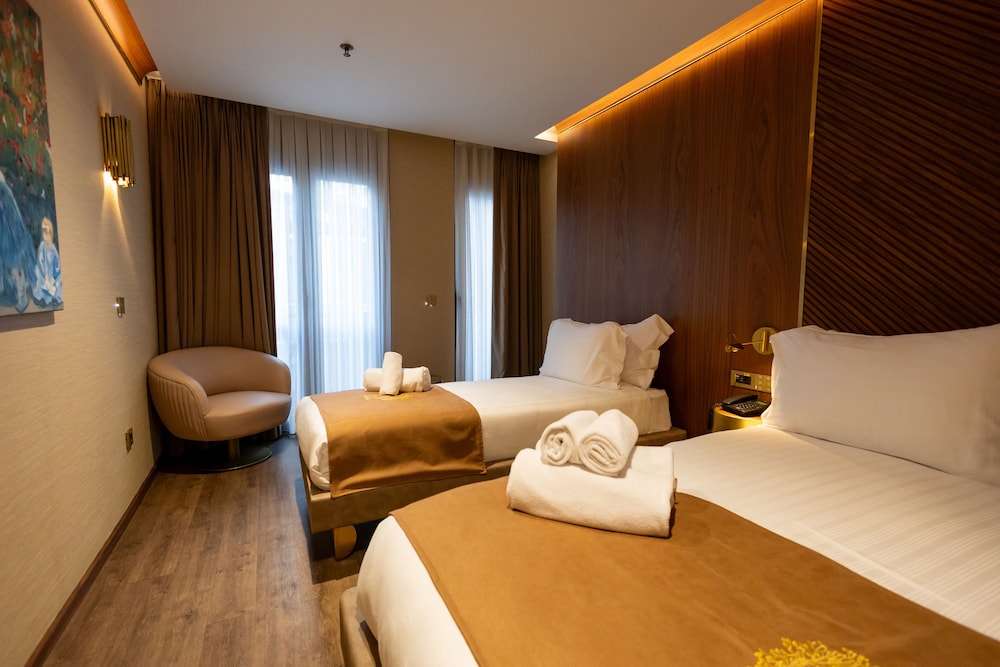 Deluxe Triple Room photo 3