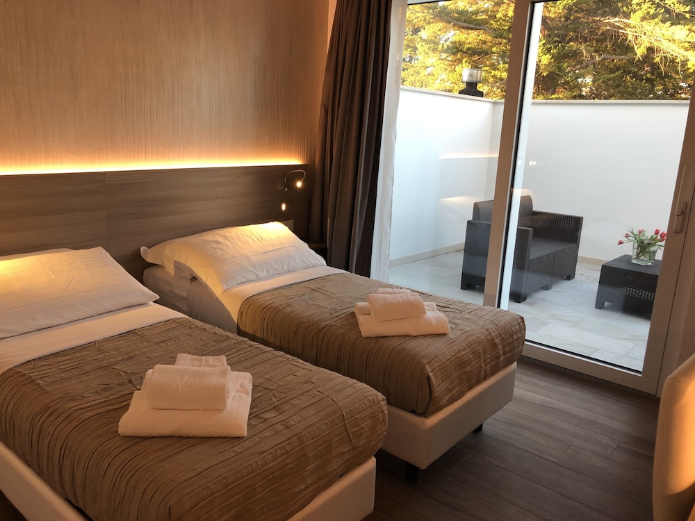 Basic Double or Twin Room, Patio - Photo 1