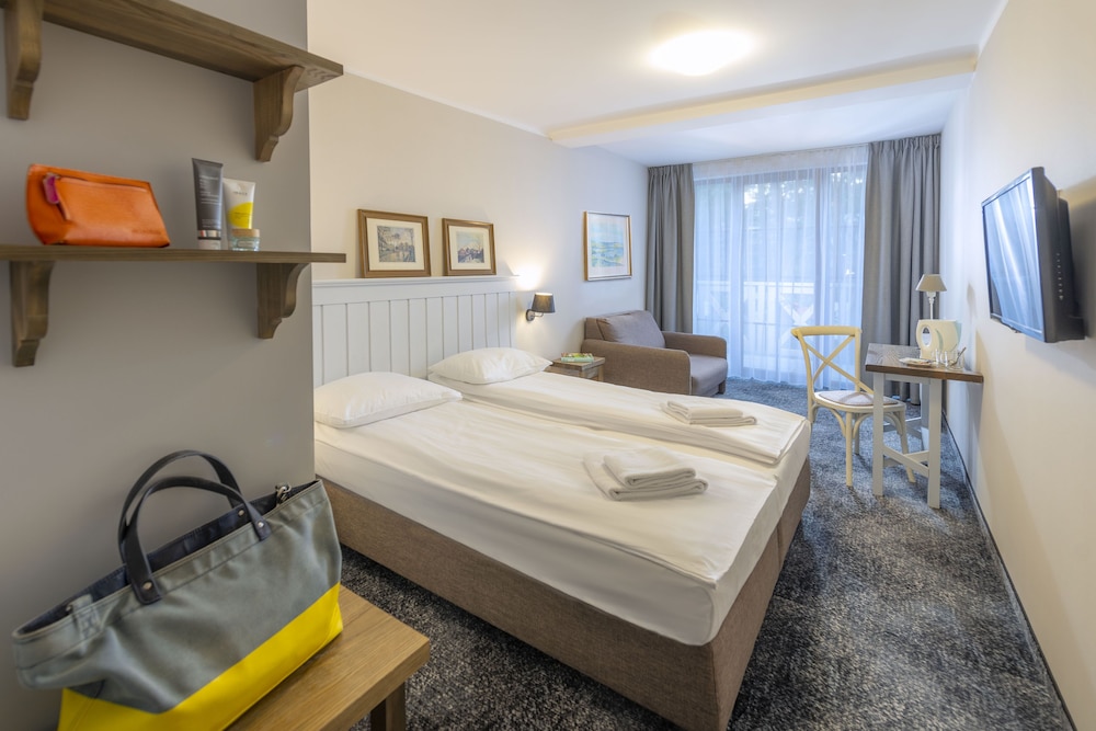 Comfort Room (Plus)