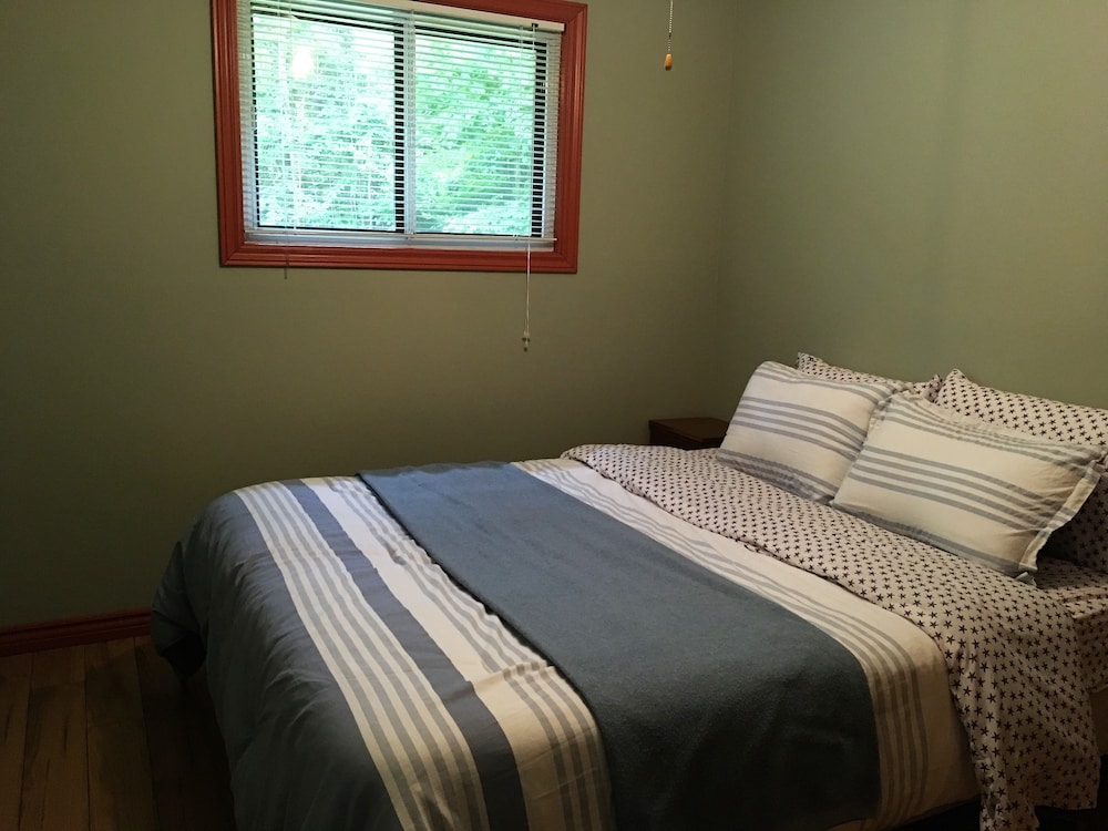 Deluxe Cottage, 4 Bedrooms, Lake View, Beachfront photo 2