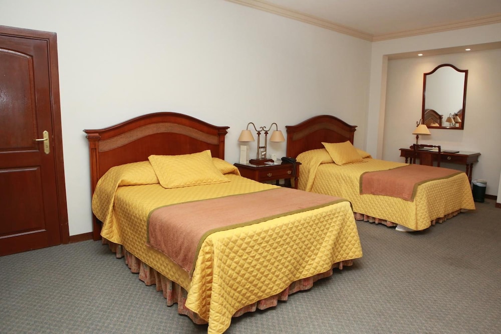 Superior Double Room, 2 Queen Beds photo 3