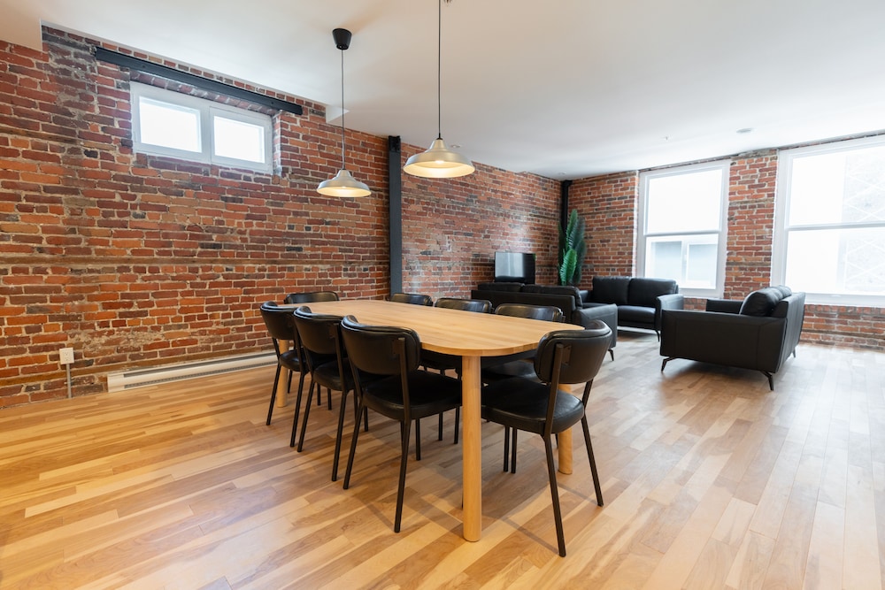 BA204 - Three-Bedroom Apartement photo 1