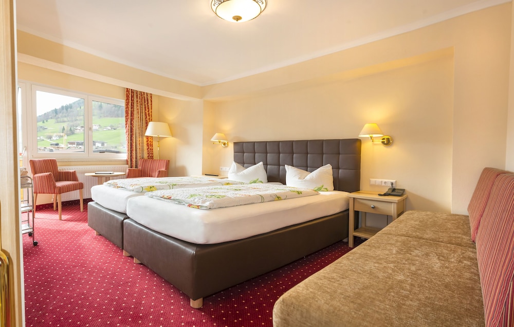 Deluxe Double or Twin Room photo 1
