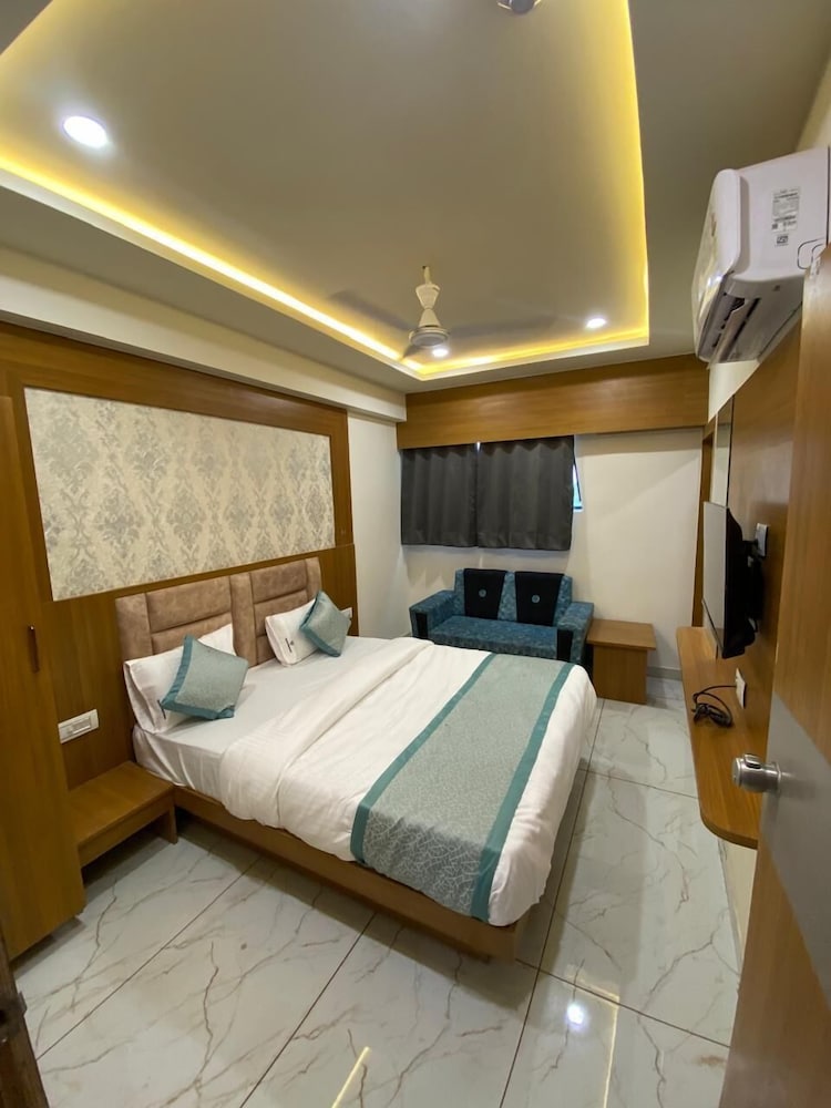 Deluxe Room, City View