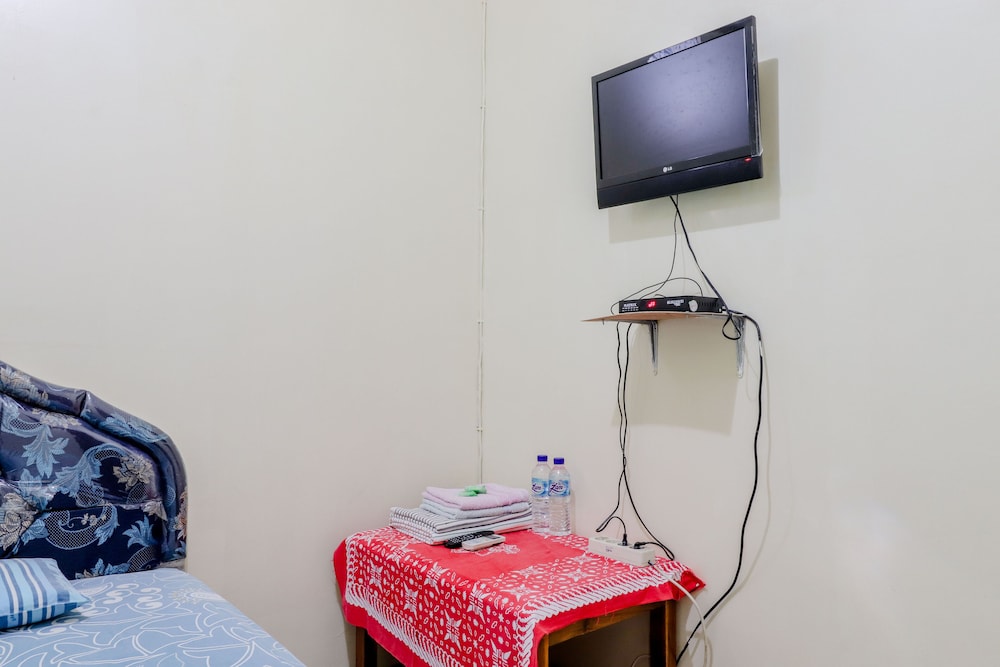 Standard Room With Air Conditioner - Photo 8