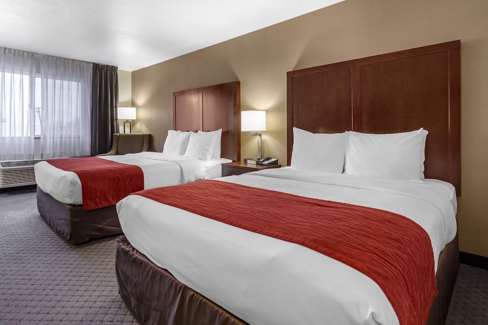 Standard Room, 2 Queen Beds - Photo 1
