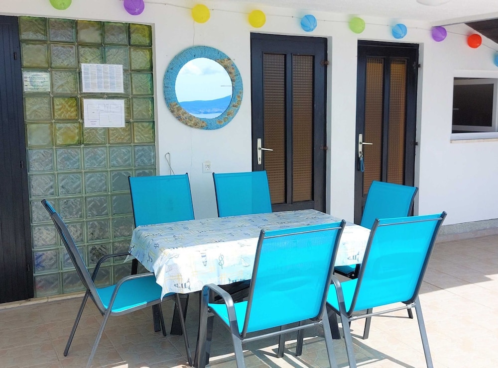 Apartment (One Bedroom Apartment with Balcony)