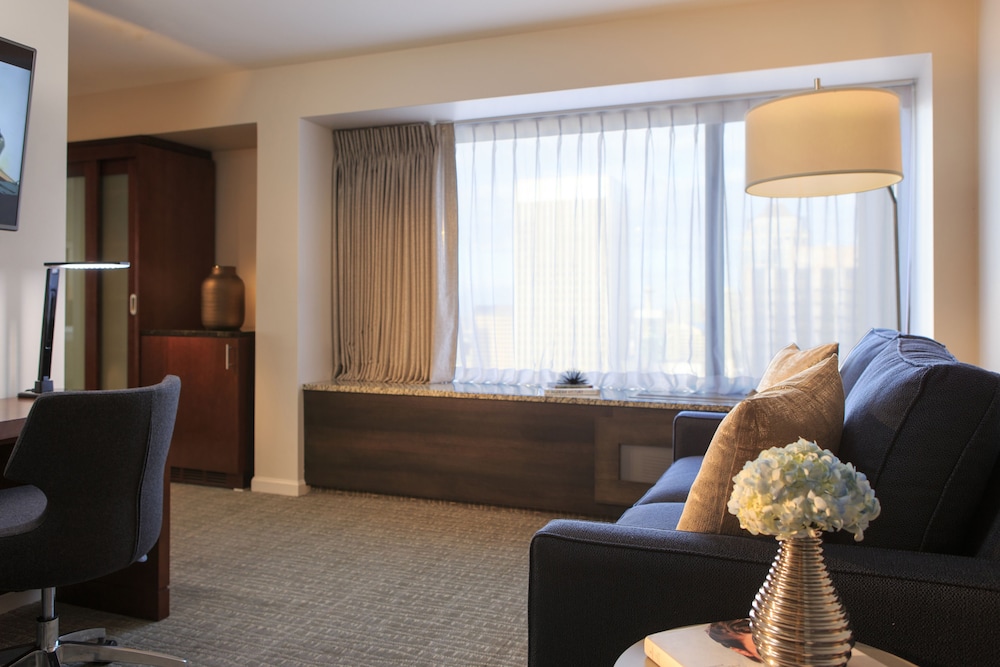 Junior Suite, 1 Bedroom, Corner - Photo 4