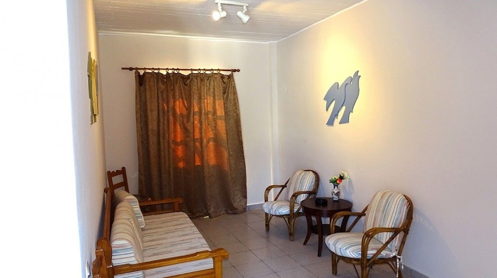 Family Room, 1 Bedroom photo 3