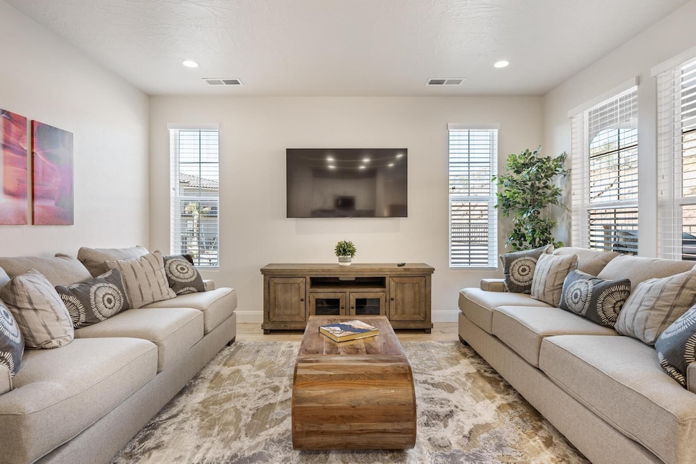 Townhome, 5 Bedrooms