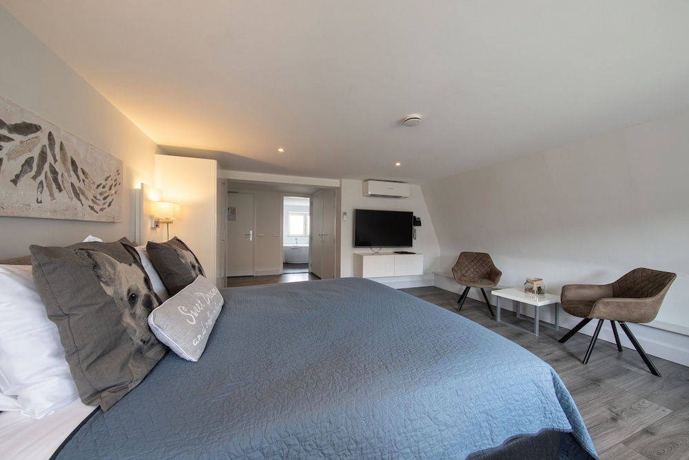 Superior room with whirlpool photo 2