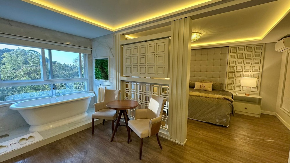 Triple Suite