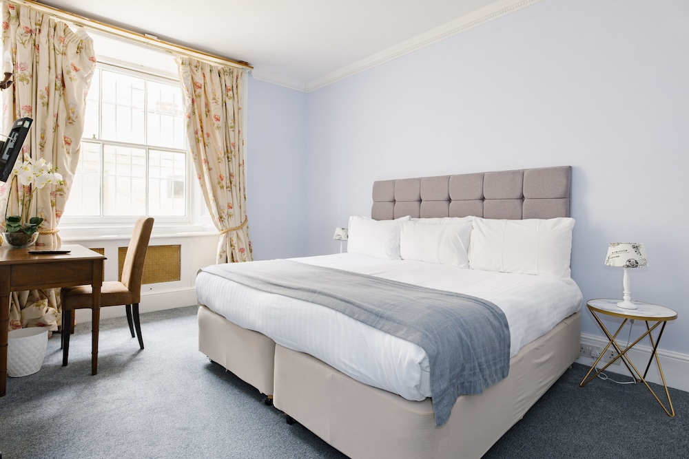 Standard Double or Twin Room photo 1