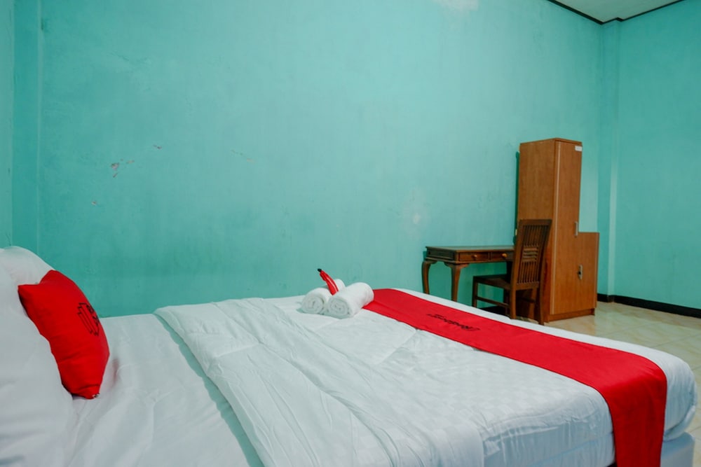 Double Room (Reddoorz) photo 2