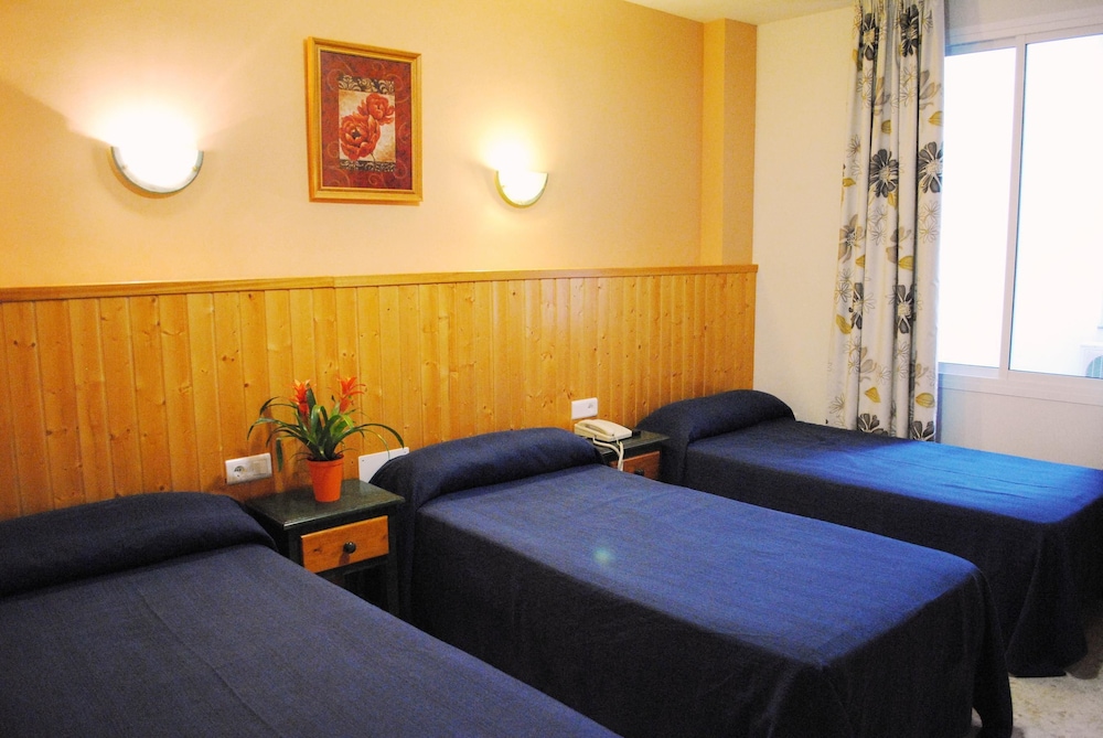 Triple Room - Photo 1