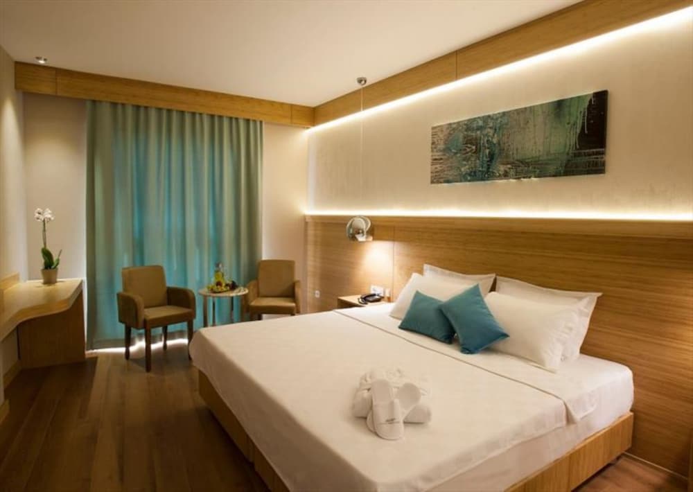 Deluxe Room, Bathtub photo 1