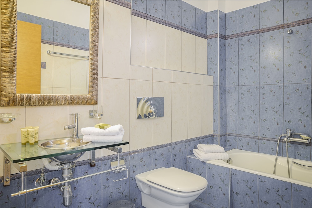Standard Double Room - Photo 5