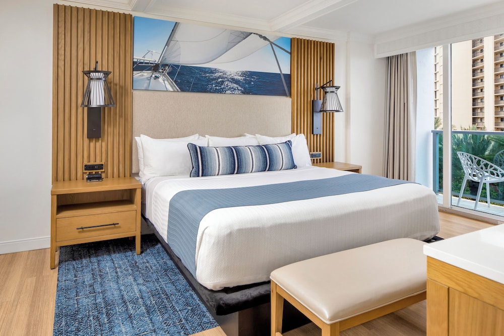 Junior Suite, Multiple Beds, Partial Ocean View