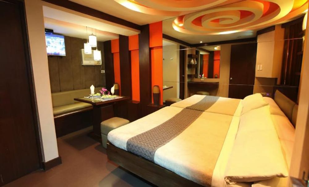 Deluxe Room - Photo 6