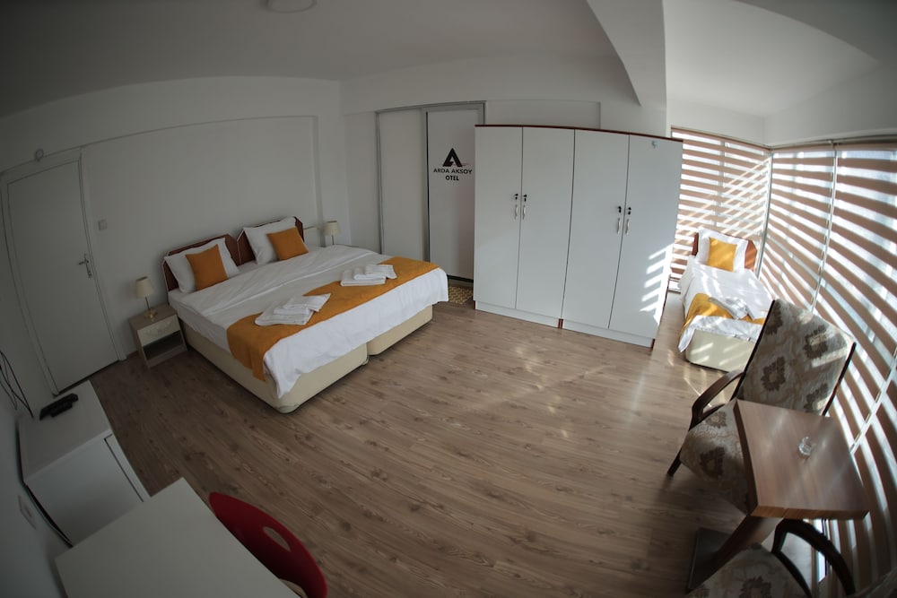 Deluxe Triple Room photo 3