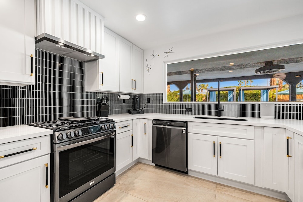 The Ritz - Luxury Home With Pool Speakeasy Bar, Billede 78