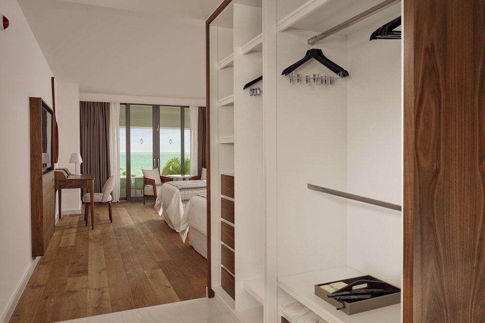 Superior Room, 2 Twin Beds, Sea View - Photo 3
