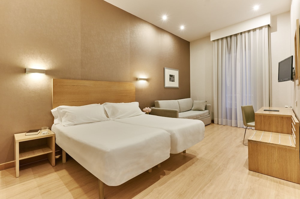 Standard Triple Room - Photo 1