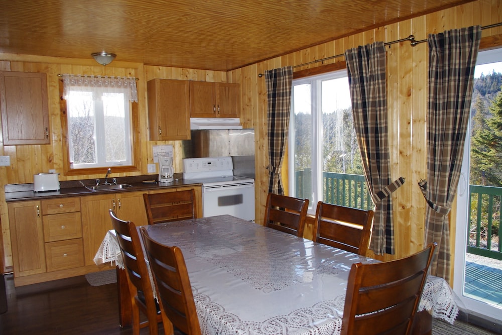 Deluxe Chalet, 2 Bedrooms photo 3