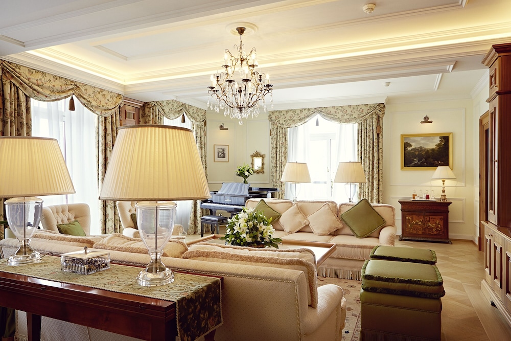 Suite (Hans Badrutts)
