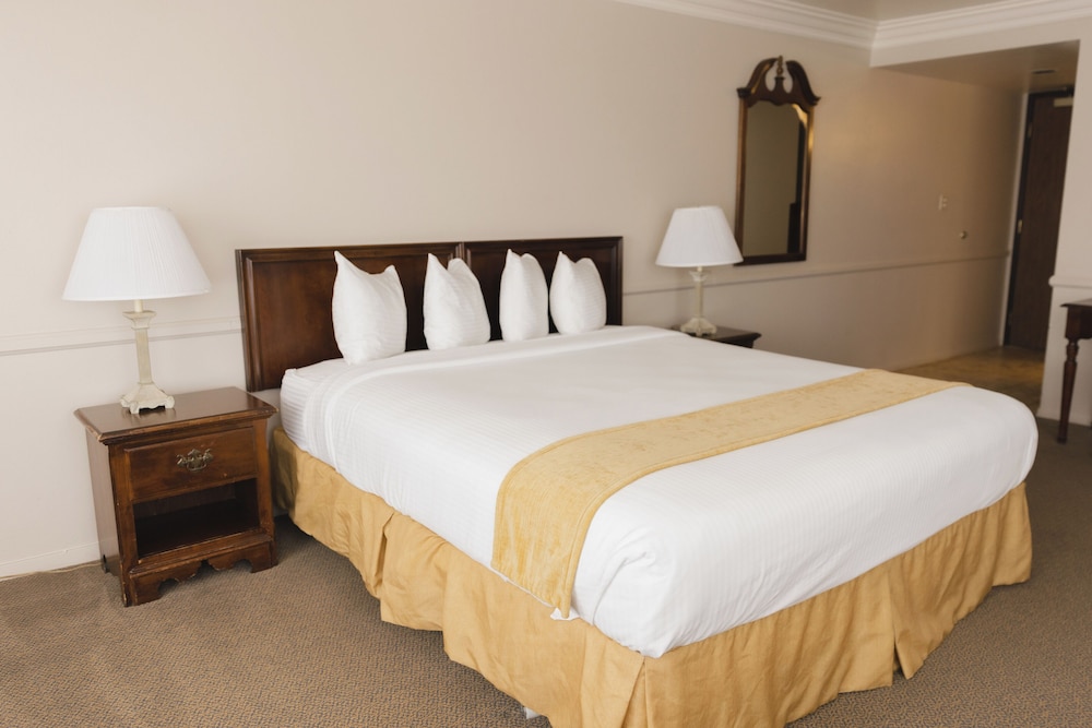 Executive Room, 1 King Bed, Tower - Photo 2