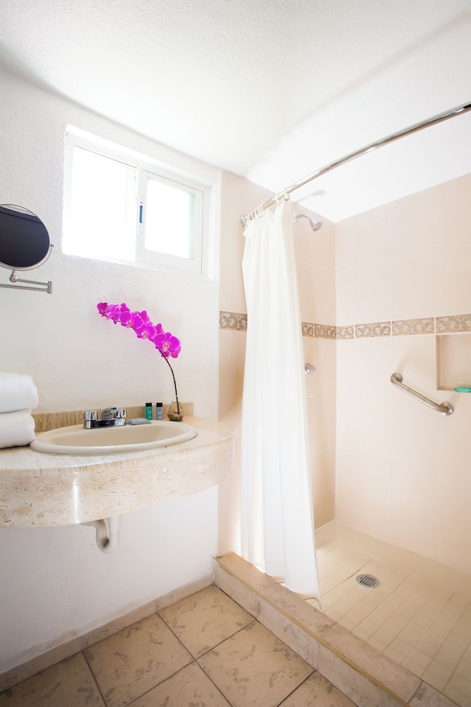 Premier Suite, 2 Double Beds - Photo 14