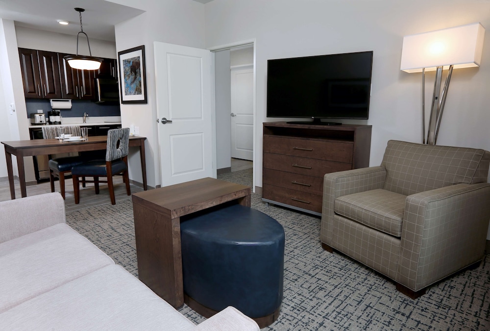 Suite, 2 Queen Beds, Accessible (Mobility & Hearing, Roll-In Shower) photo 2