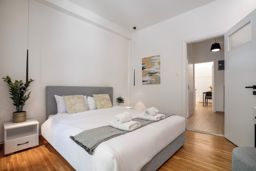 Studio, 1 Double Bed, Kitchen, City View
