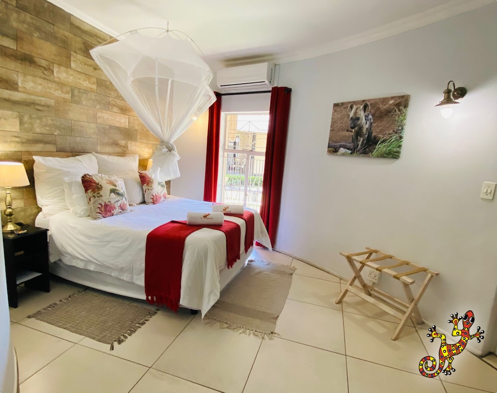 Standard Room, 1 Queen Bed, Ensuite