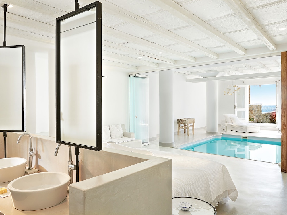 Luna Blu Suite with Private Indoor Pool - Photo 5