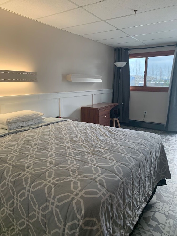 Standard Room, 1 Queen Bed photo 1