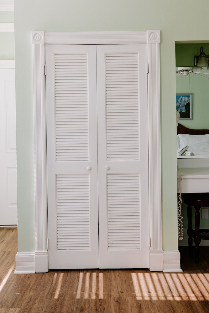 King Suite - Photo 6