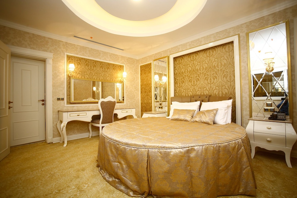 Deluxe Suite (King)