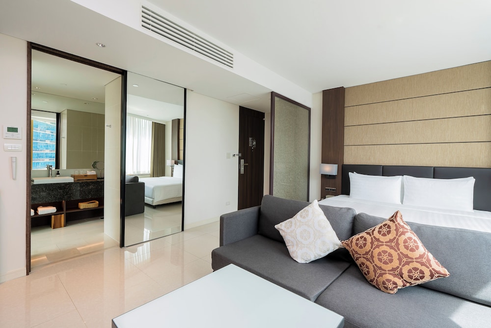 Grand Deluxe Room