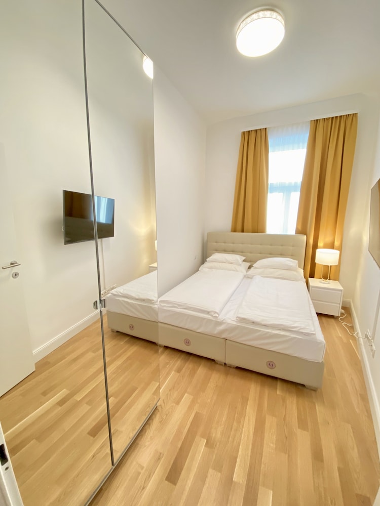 Economy Apartment, 1 Queen Bed, Non Smoking, Kitchen