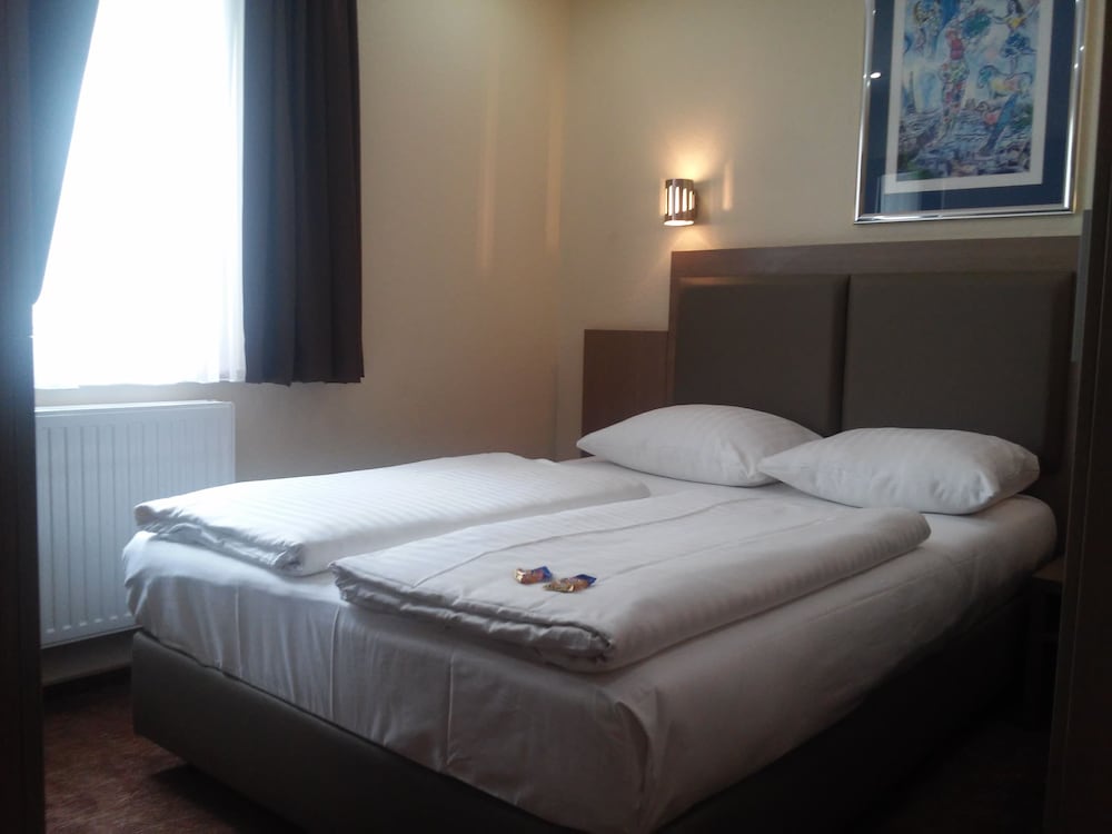 Queensize Single photo 2