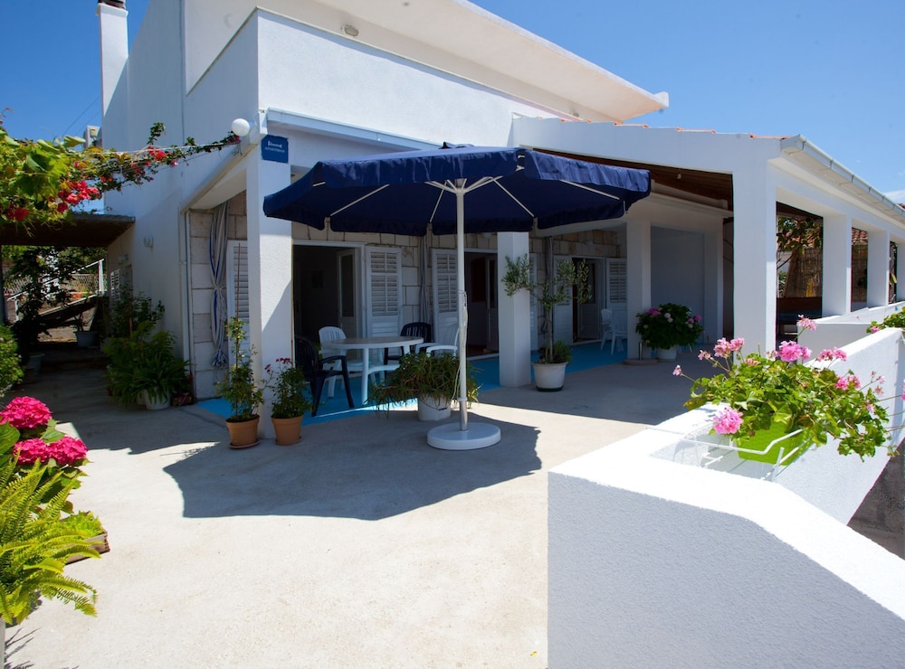 Studio (Studio Apartment With Sea View)