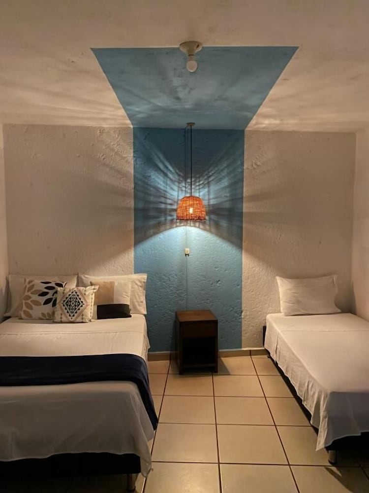 Classic Triple Room, Multiple Beds, Private Bathroom, City View photo 1
