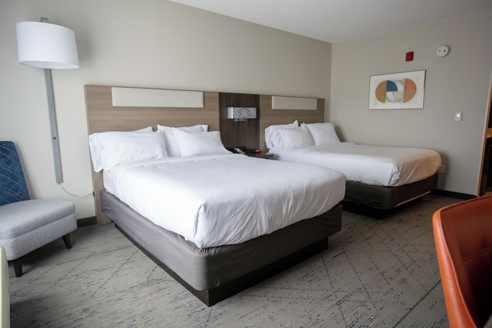 Standard Room, 2 Queen Beds (Walk-In Shower) - Photo 1