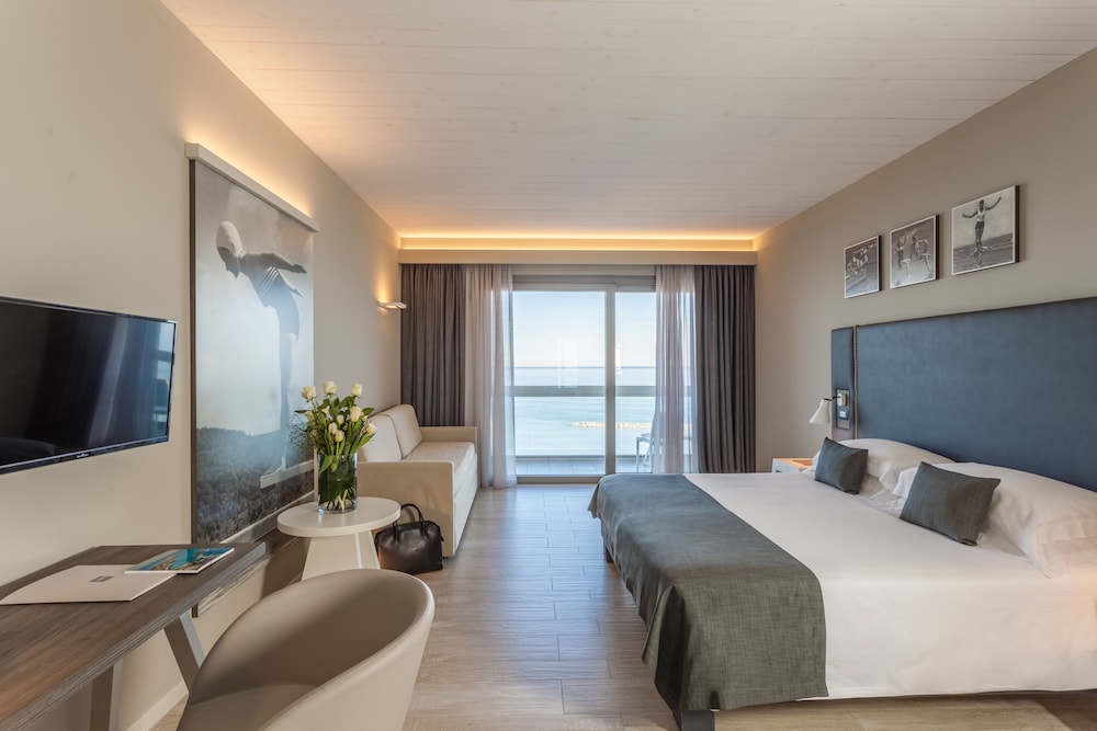 Deluxe Quadruple Room, Sea View photo 1