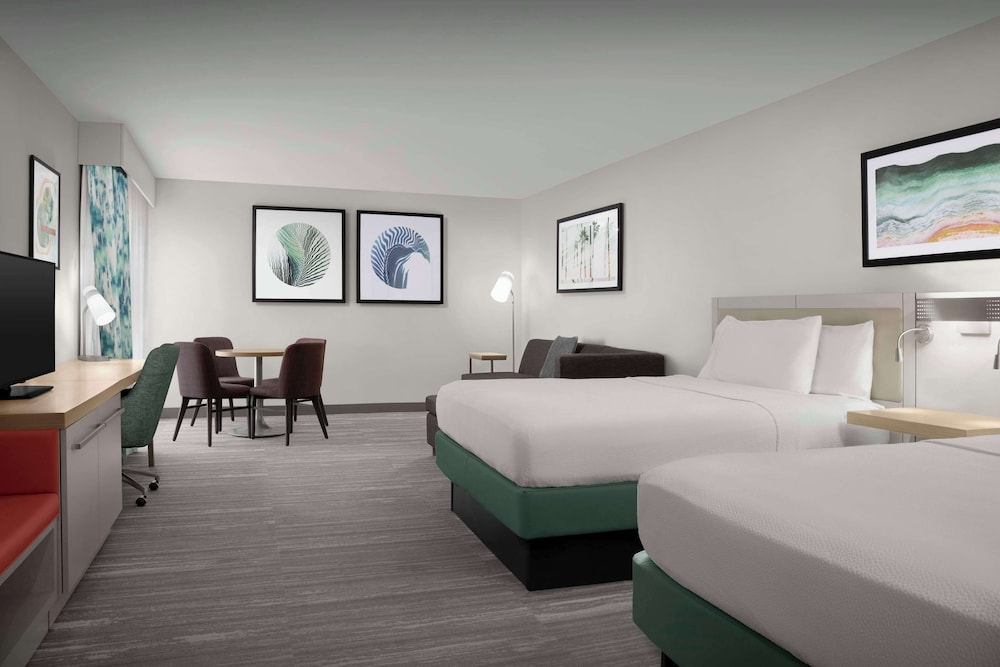 Junior Suite, 1 Queen, Hearing Accessible photo 2
