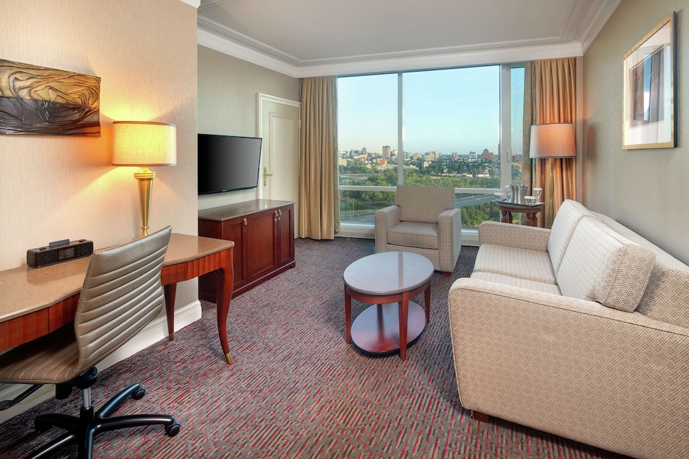 1 Bedroom Suite, 1 King Bed, Jetted Tub - Photo 1