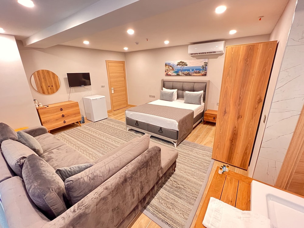 Honeymoon Room